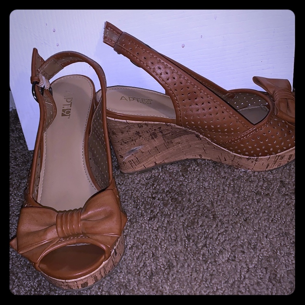 Apt9 size 7 wedges
